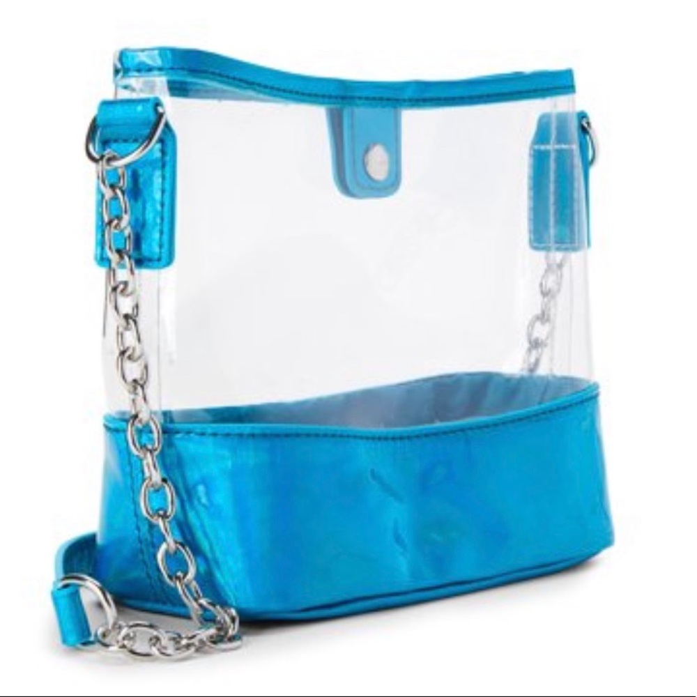 New No Boundaries Essential Shoulder Bag